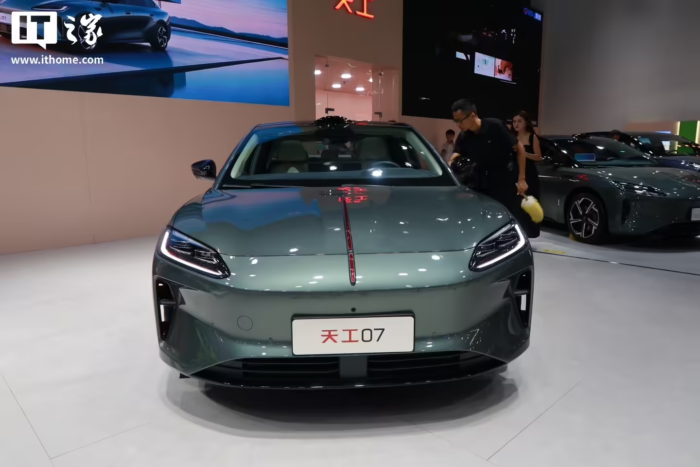 红旗天工07开启预售:800V平台+730km续航,限时16.99万元起